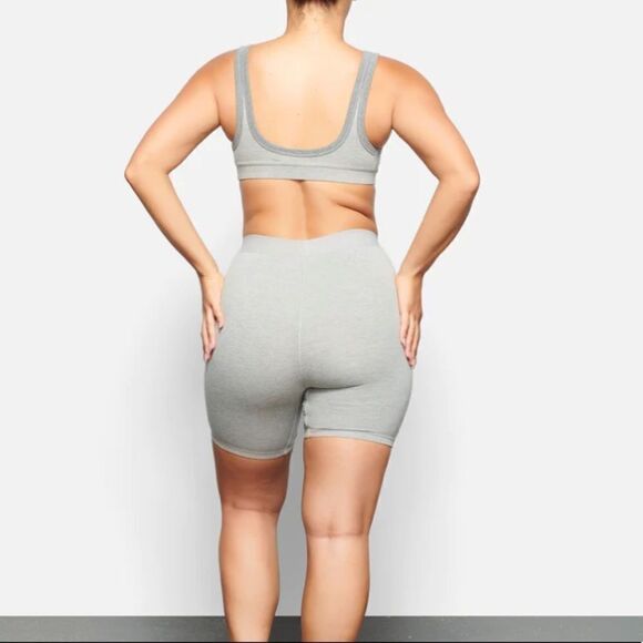 Skims Outdoor Basics Heather Gray Biker Shorts - Picture 3 of 7
